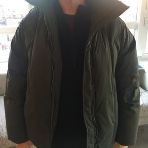 Vince Women jacket coat puffer. Size S. Dark green